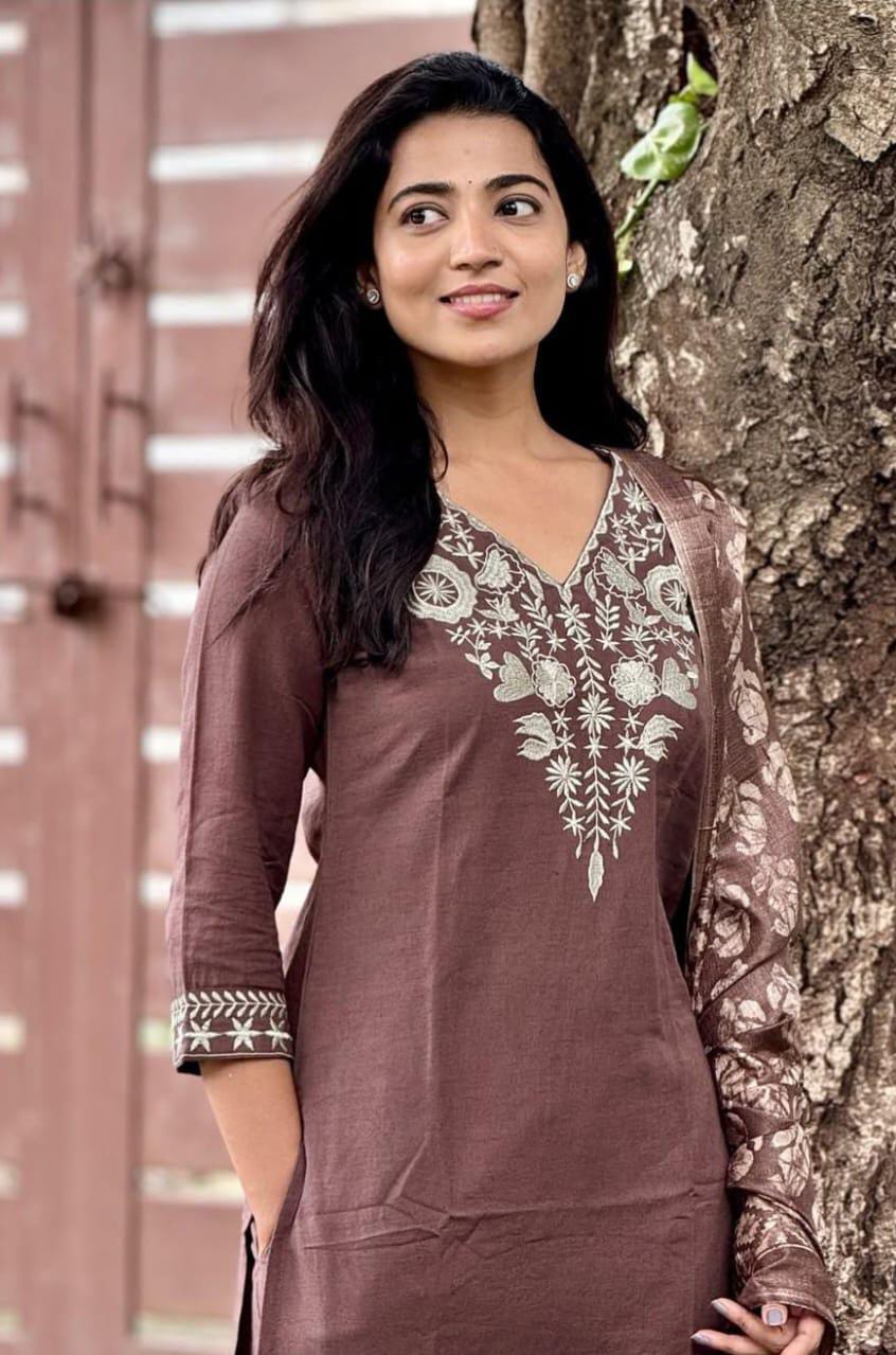 brown embroidered kurta pant set with printed dupatta